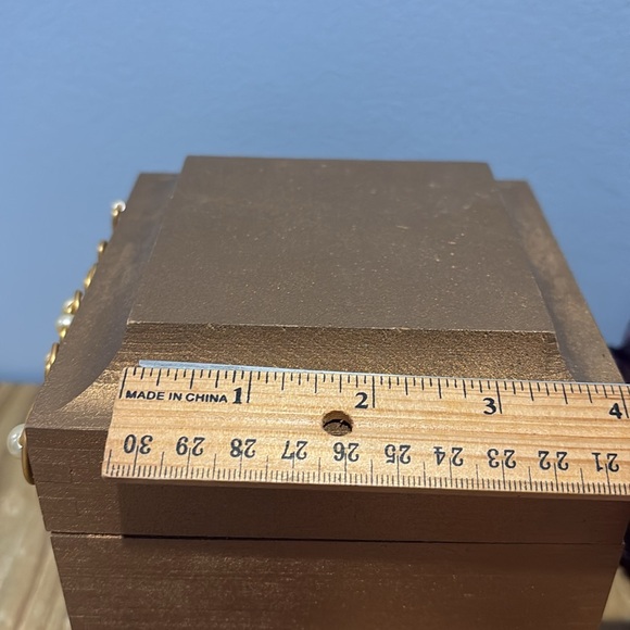 Jillery by Jill Fagin Wooden Gold Painted Trinket Pearls Decorated Jewelry Box ! - Picture 12 of 12